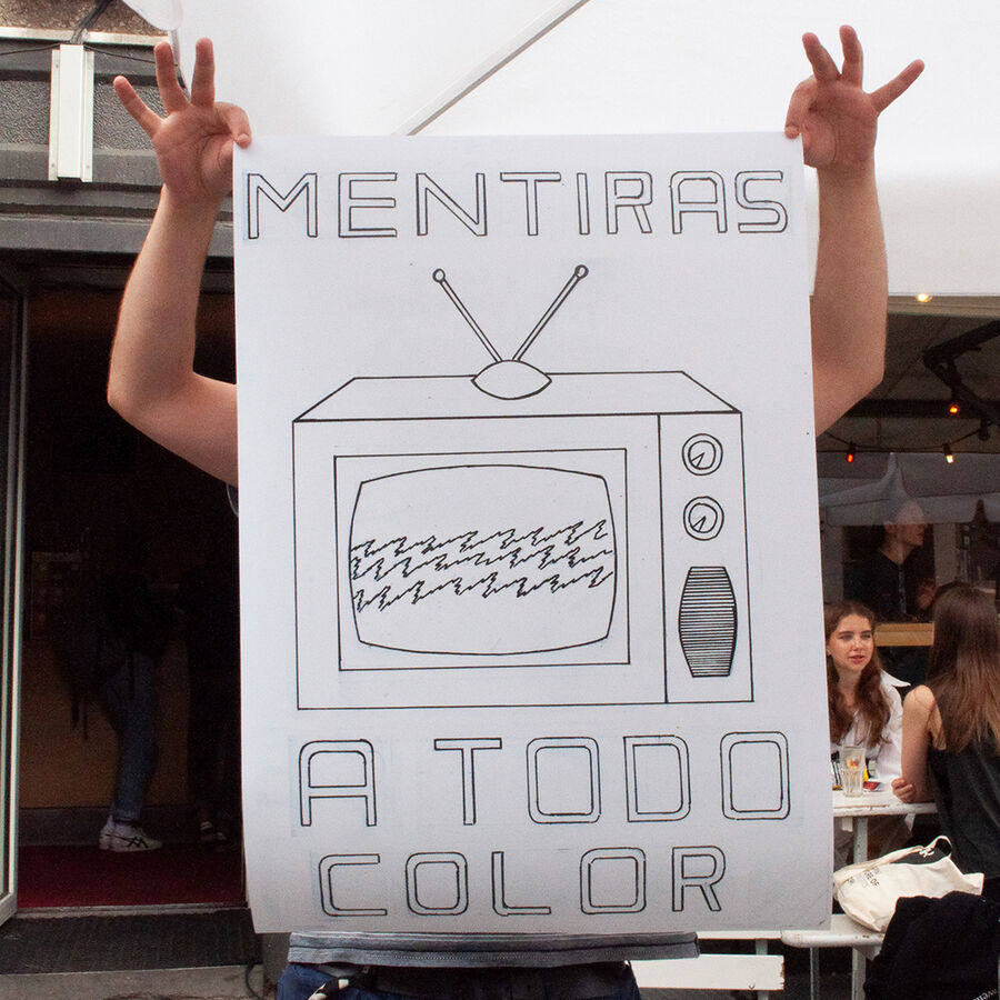 Casi Gratis — exhibition view at Kaffeemitte