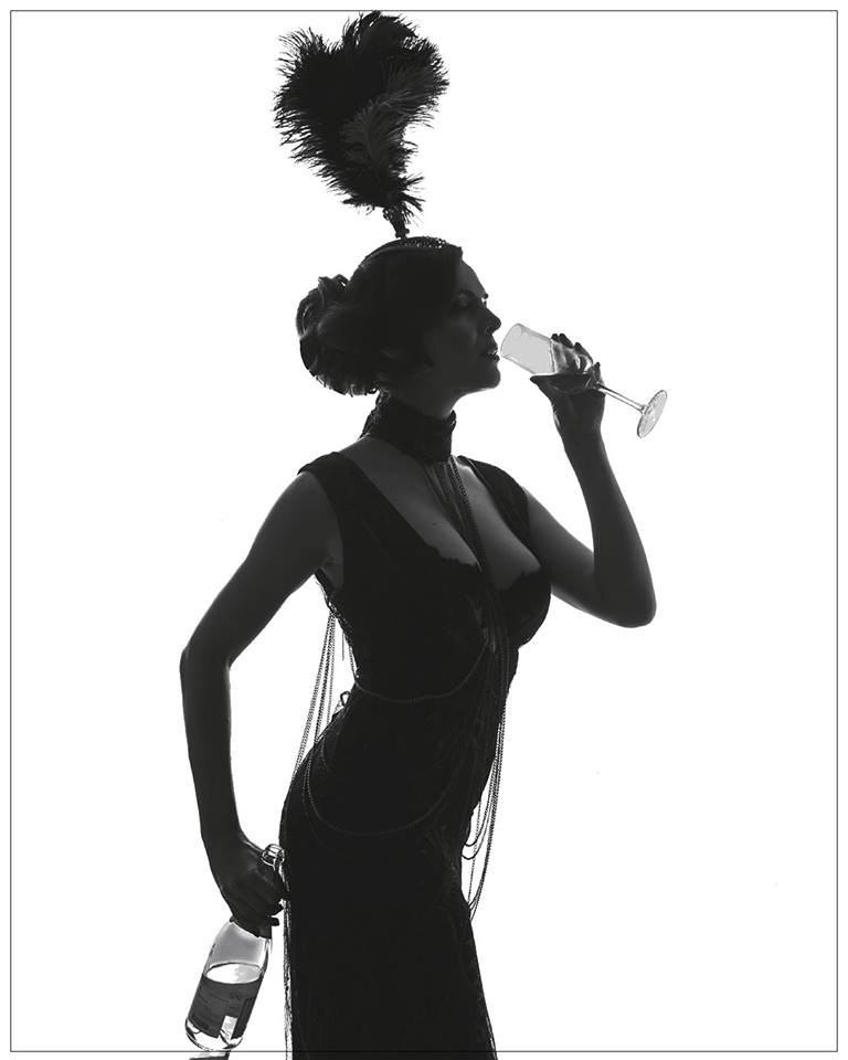 Woman Portrait Gallery 4 — La Femme Burlesque (Zora Jurenkova)